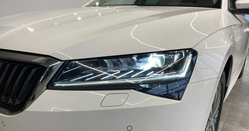 Skoda Superb cena 104900 przebieg: 107000, rok produkcji 2020 z Piastów małe 529